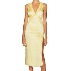 Chic Yellow Lace-Trimmed Maxi Dress